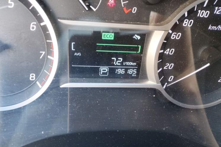 Used Nissan Lannia 2016 1.6L CVT Smart Cool Edition Odometer Close Up