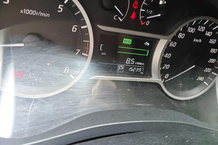 Used Nissan Lannia 2016 1.6L CVT Cool Edition Odometer Close Up