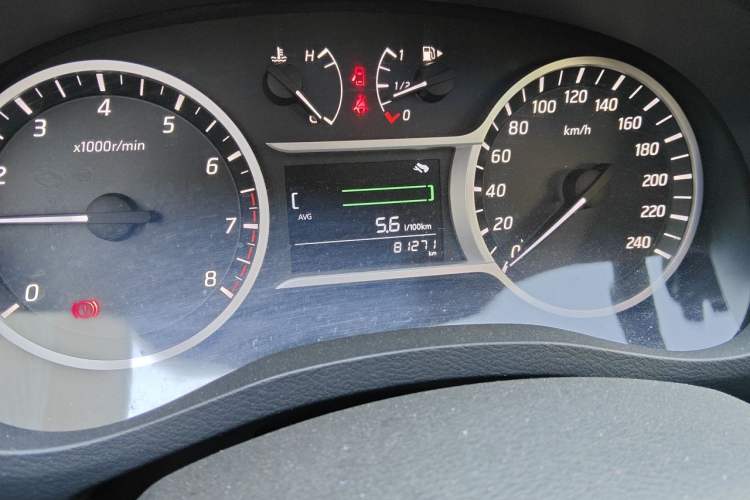 Used Nissan Lannia 2016 1.6L Manual Cool Edition Odometer Close Up