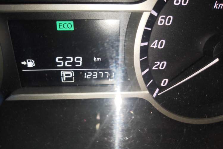 Used Nissan Lannia 2016 1.6L CVT Smart Cool Edition Odometer Close Up