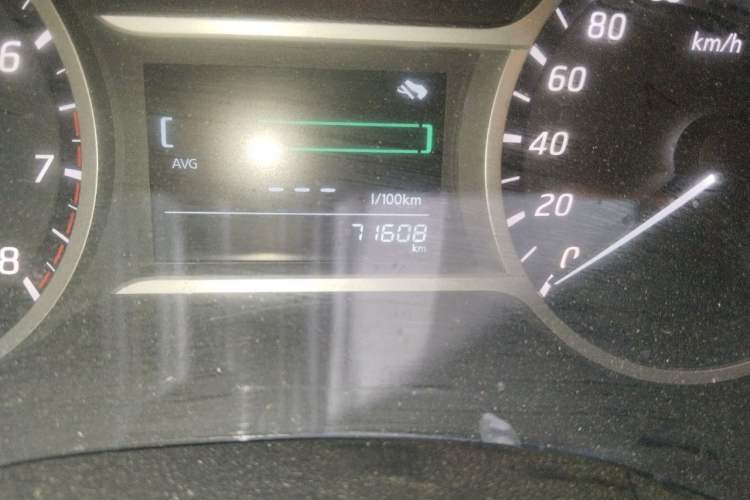 Used Nissan Lannia 2016 1.6L Manual Fashion Edition Odometer Close Up