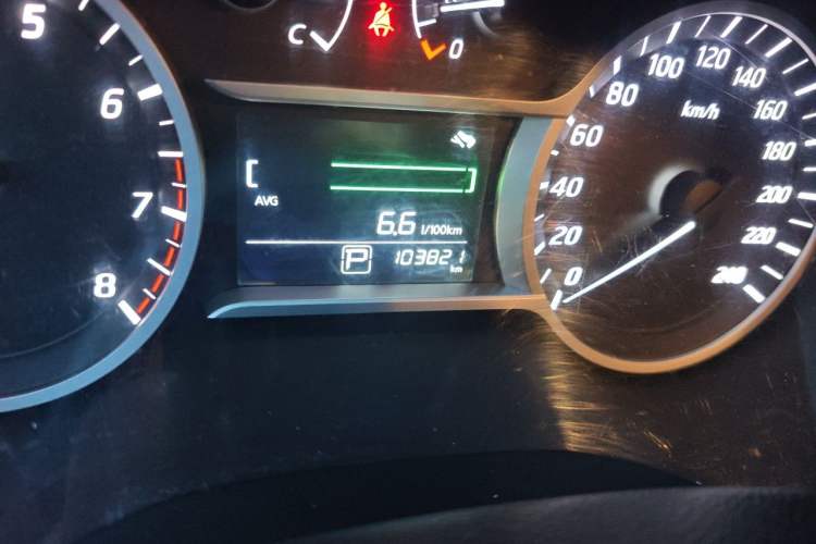 Used Nissan Lannia 2016 1.6L CVT Cool Edition Odometer Close Up