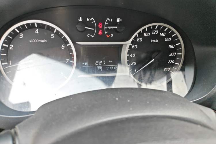 Used Nissan Lannia 2016 1.6L CVT Cool Edition Odometer Close Up