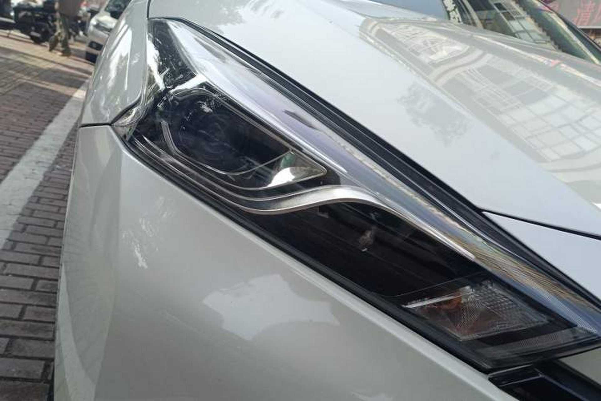 Used Nissan Lannia 2016 1.6L CVT Smart Cool Edition Right Front Headlight
