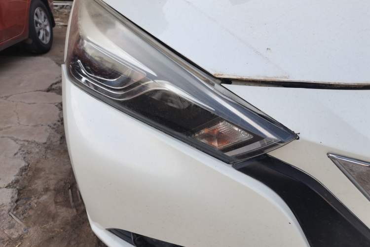 Used Nissan Lannia 2016 1.6L CVT Smart Cool Edition Right Front Headlight