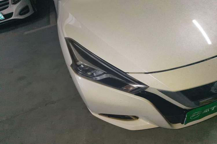 Used Nissan Lannia 2016 1.6L CVT Cool Edition Right Front Headlight