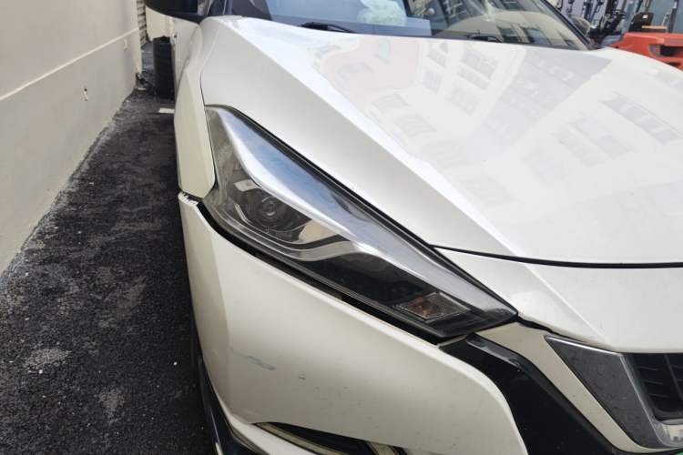 Used Nissan Lannia 2016 1.6L CVT Smart Edition Right Front Headlight