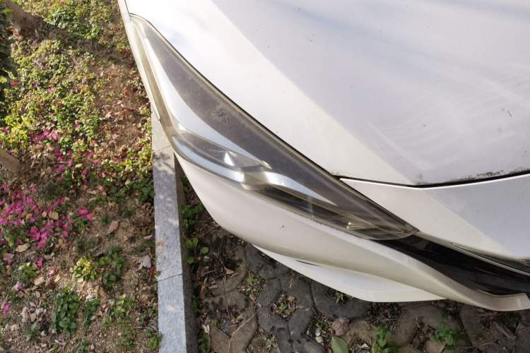 Used Nissan Lannia 2016 1.6L CVT Smart Cool Edition Right Front Headlight