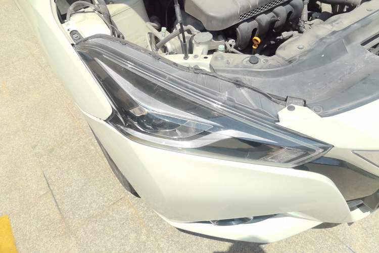 Used Nissan Lannia 2016 1.6L CVT Smart Cool Edition Right Front Headlight