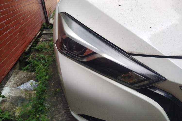 Used Nissan Lannia 2016 1.6L CVT Smart Cool Edition Right Front Headlight