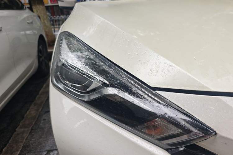 Used Nissan Lannia 2016 1.6L CVT Smart Cool Edition Right Front Headlight
