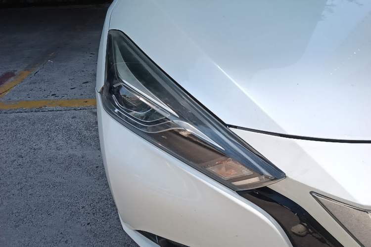 Used Nissan Lannia 2016 1.6L CVT Smart Cool Edition Right Front Headlight