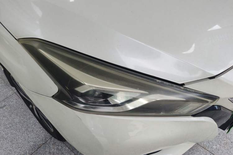 Used Nissan Lannia 2016 1.6L Manual Cool Edition Right Front Headlight