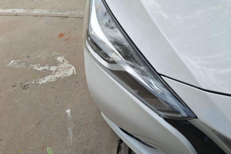 Used Nissan Lannia 2016 1.6L CVT Cool Edition Right Front Headlight