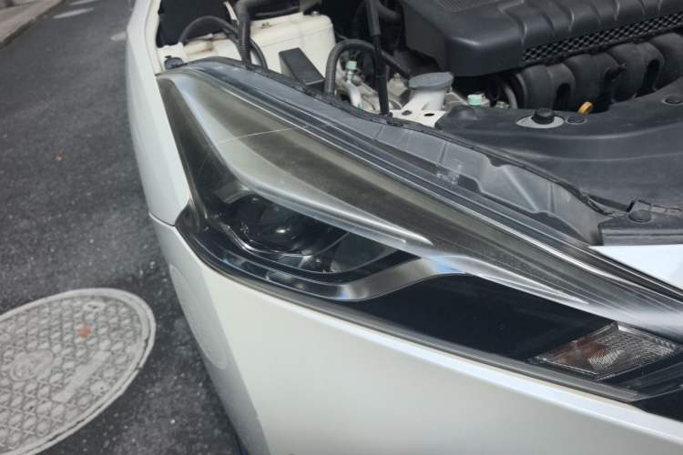 Used Nissan Lannia 2016 1.6L CVT Smart Cool Edition Right Front Headlight