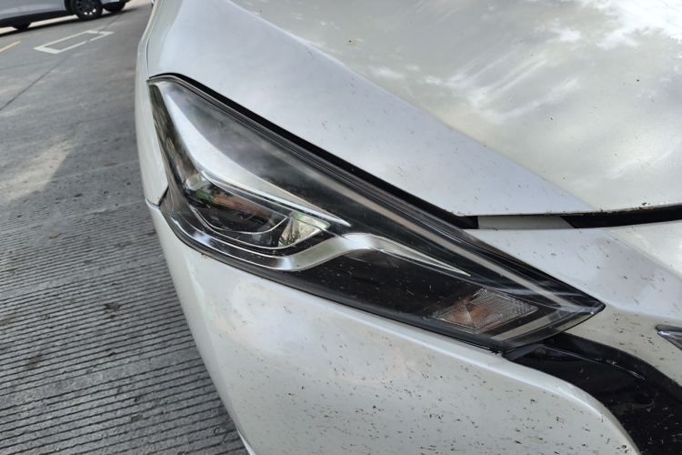Used Nissan Lannia 2016 1.6L CVT Smart Cool Edition Right Front Headlight