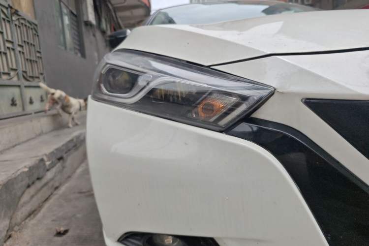 Used Nissan Lannia 2016 1.6L CVT Cool Edition Right Front Headlight