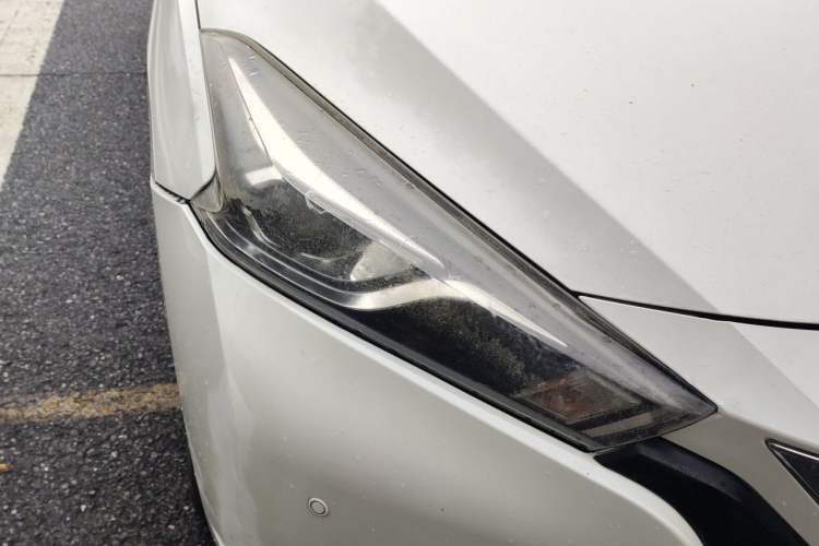 Used Nissan Lannia 2016 1.6L CVT Smart Cool Edition Right Front Headlight