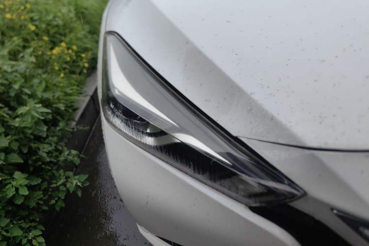 Used Nissan Lannia 2016 1.6L CVT Smart Cool Edition Right Front Headlight