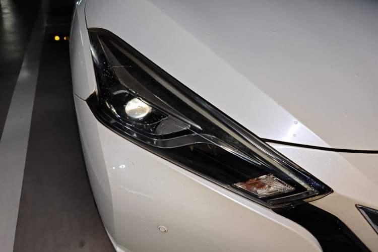 Used Nissan Lannia 2016 1.6L CVT High-Energy Version Right Front Headlight