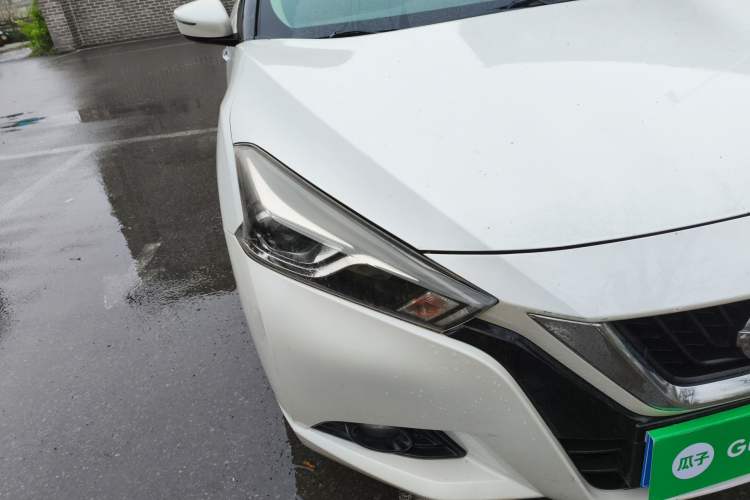 Used Nissan Lannia 2016 1.6L CVT Cool Edition Right Front Headlight