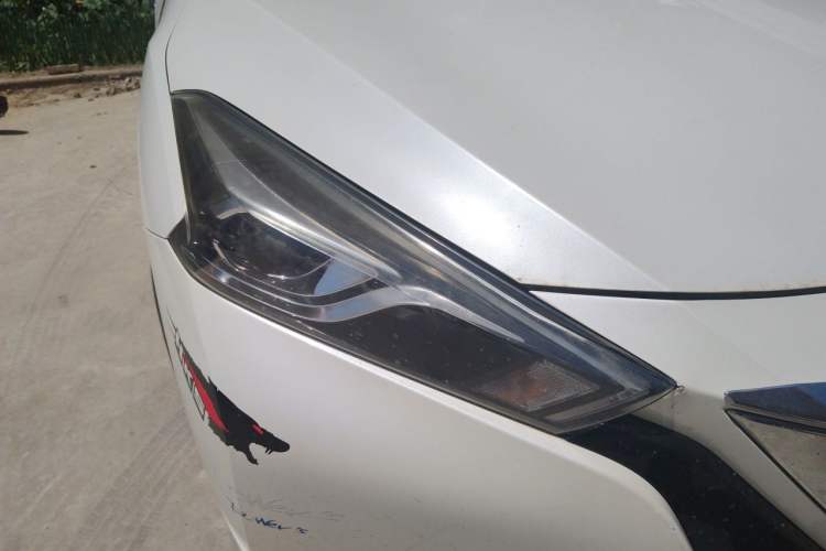 Used Nissan Lannia 2016 1.6L CVT Smart Cool Edition Right Front Headlight
