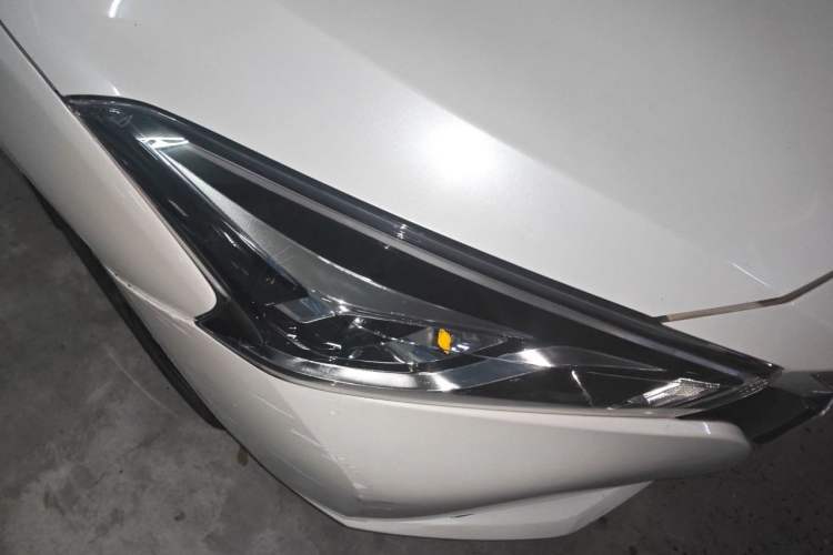 Used Nissan Lannia 2016 1.6L CVT Smart Cool Edition Right Front Headlight