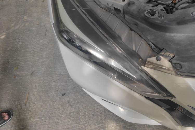 Used Nissan Lannia 2016 1.6L CVT Smart Cool Edition Right Front Headlight