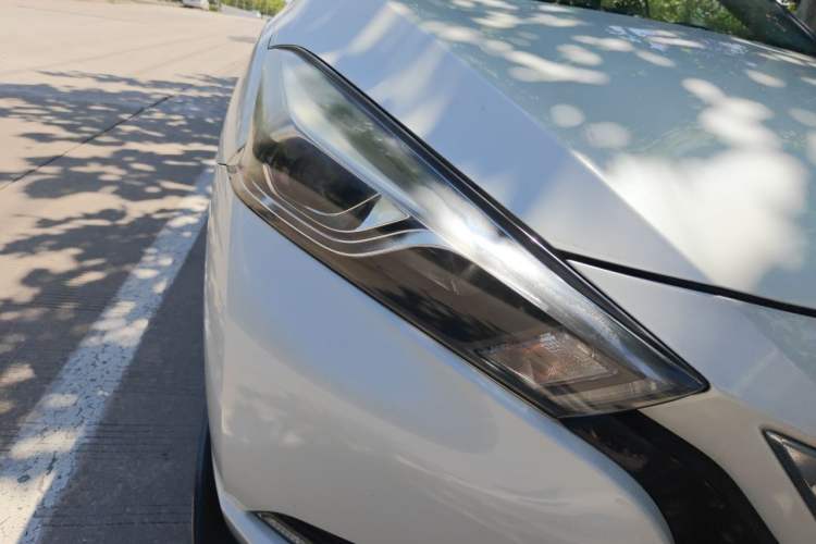 Used Nissan Lannia 2016 1.6L CVT Smart Edition Right Front Headlight