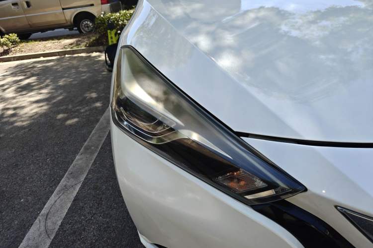 Used Nissan Lannia 2016 1.6L CVT Cool Edition Right Front Headlight