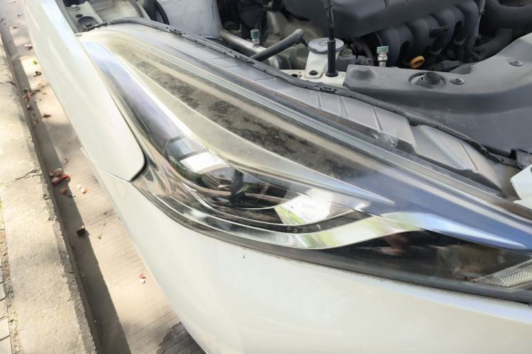 Used Nissan Lannia 2016 1.6L CVT Smart Cool Edition Right Front Headlight