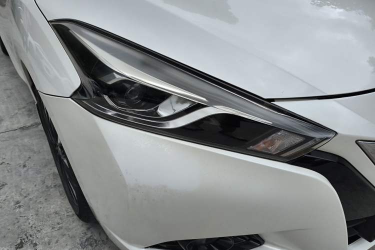 Used Nissan Lannia 2016 1.6L CVT Smart Cool Edition Right Front Headlight
