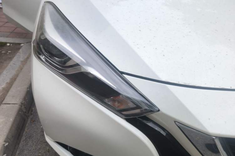 Used Nissan Lannia 2016 1.6L CVT Smart Cool Edition Right Front Headlight