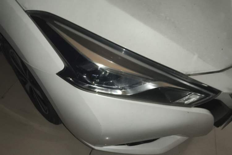 Used Nissan Lannia 2016 1.6L Manual Cool Edition Right Front Headlight