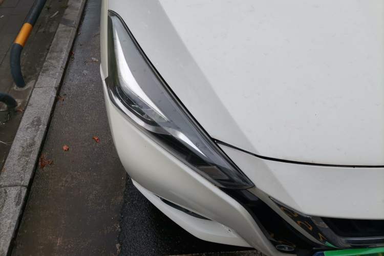 Used Nissan Lannia 2016 1.6L CVT Smart Cool Edition Right Front Headlight