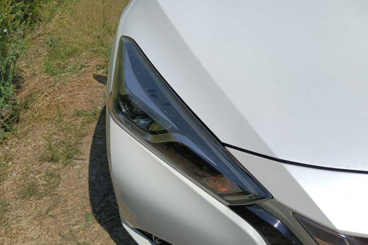 Used Nissan Lannia 2016 1.6L CVT Cool Edition Right Front Headlight