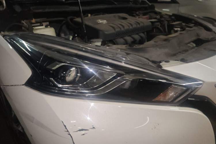 Used Nissan Lannia 2016 1.6L CVT Smart Cool Edition Right Front Headlight