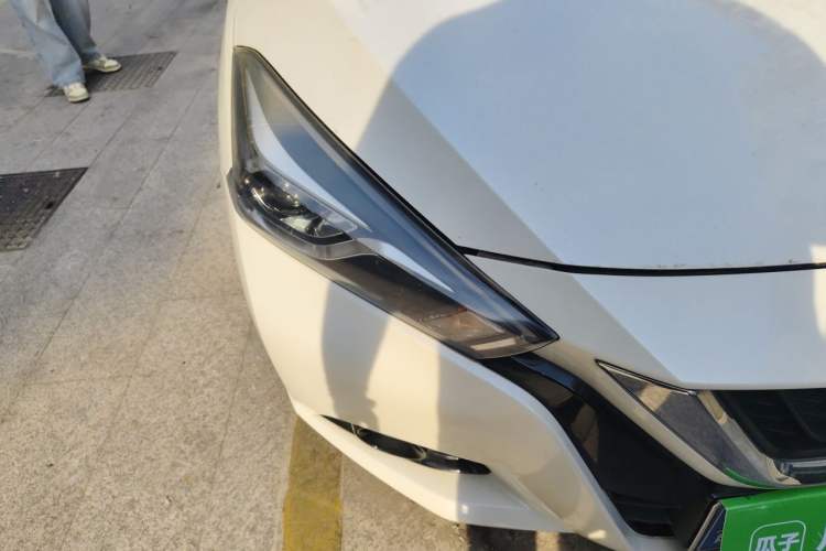 Used Nissan Lannia 2016 1.6L CVT Smart Cool Edition Right Front Headlight