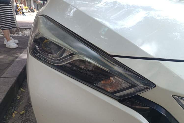 Used Nissan Lannia 2016 1.6L CVT Smart Cool Edition Right Front Headlight
