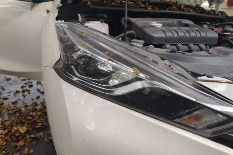 Used Nissan Lannia 2016 1.6L CVT Smart Cool Edition Right Front Headlight