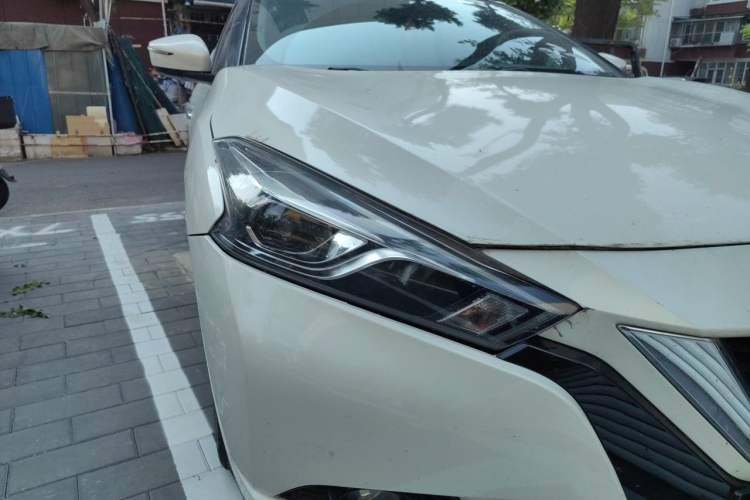 Used Nissan Lannia 2016 1.6L CVT Smart Cool Edition Right Front Headlight