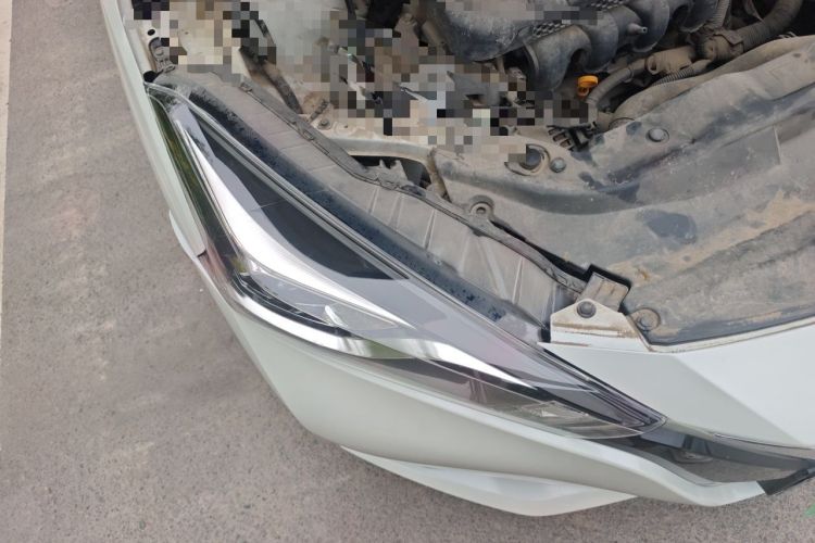 Used Nissan Lannia 2016 1.6L CVT Cool Edition Right Front Headlight