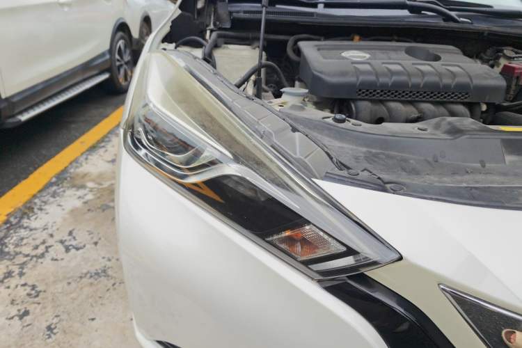 Used Nissan Lannia 2016 1.6L CVT Smart Cool Edition Right Front Headlight