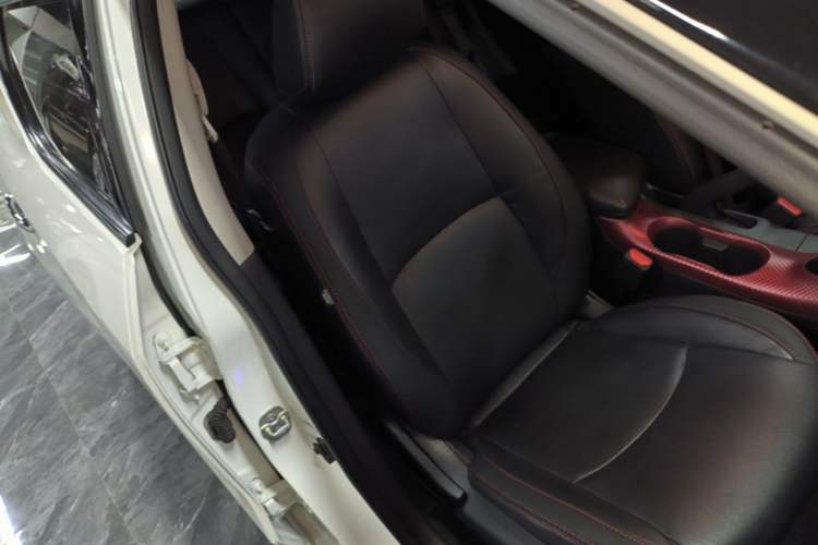 Used Nissan Lannia 2016 1.6L CVT Cool Edition Right Front Seat
