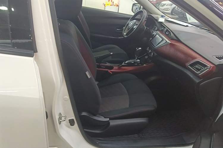 Used Nissan Lannia 2016 1.6L CVT Smart Cool Edition Right Front Seat