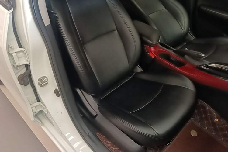 Used Nissan Lannia 2016 1.6L CVT Cool Edition Right Front Seat
