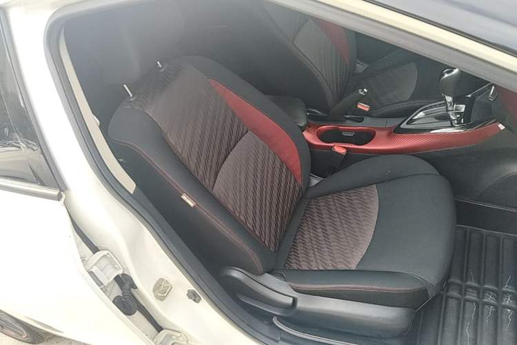 Used Nissan Lannia 2016 1.6L CVT Smart Cool Edition Right Front Seat