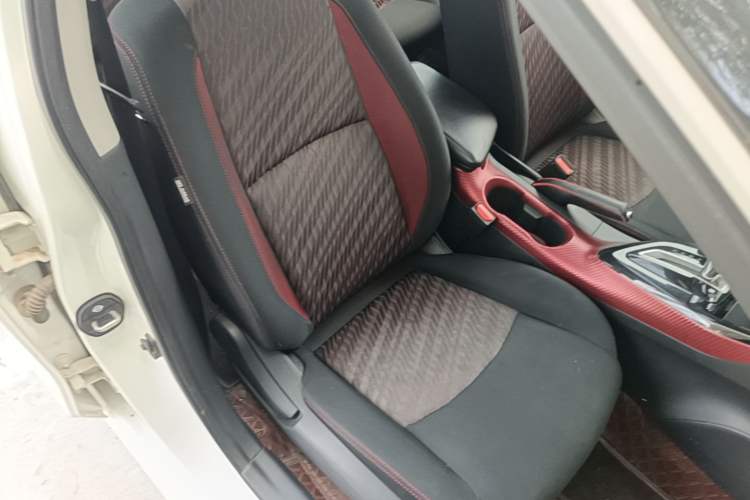 Used Nissan Lannia 2016 1.6L CVT Smart Cool Edition Right Front Seat
