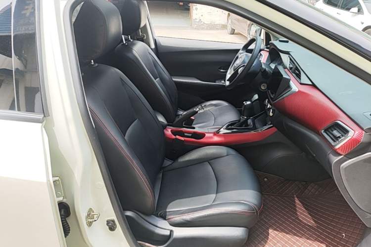 Used Nissan Lannia 2016 1.6L Manual Cool Edition Right Front Seat
