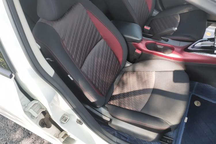 Used Nissan Lannia 2016 1.6L CVT Cool Edition Right Front Seat